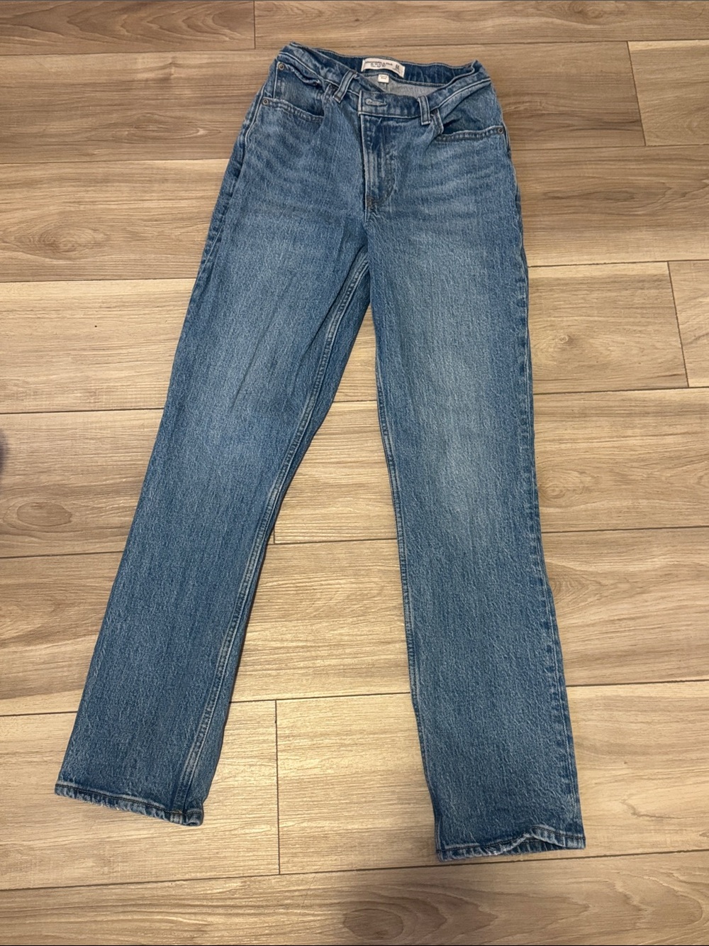 Abercrombie & Fitch '90s Straight Ultra High Rise Jeans - Medium Blue